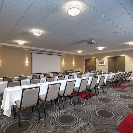 Отель Doubletree By Hilton Charlotte Airport Экстерьер фото