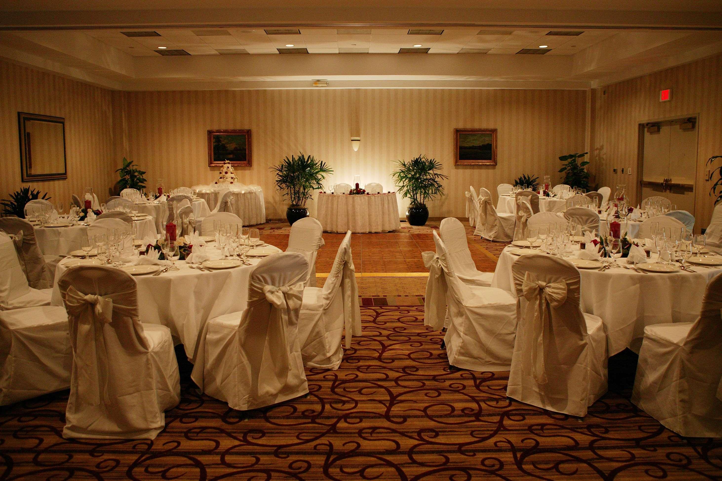 Отель Doubletree By Hilton Charlotte Airport Ресторан фото
