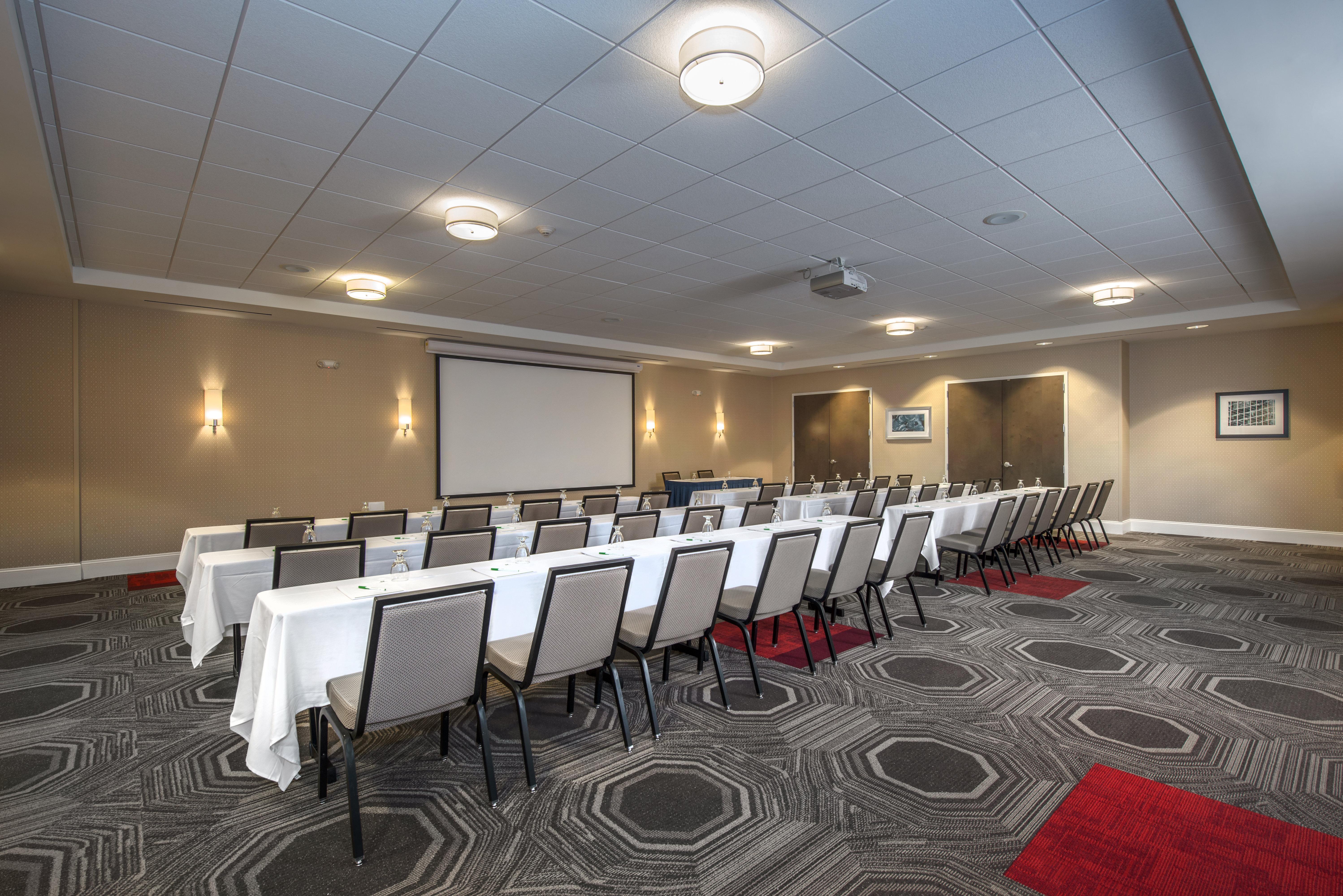 Отель Doubletree By Hilton Charlotte Airport Экстерьер фото
