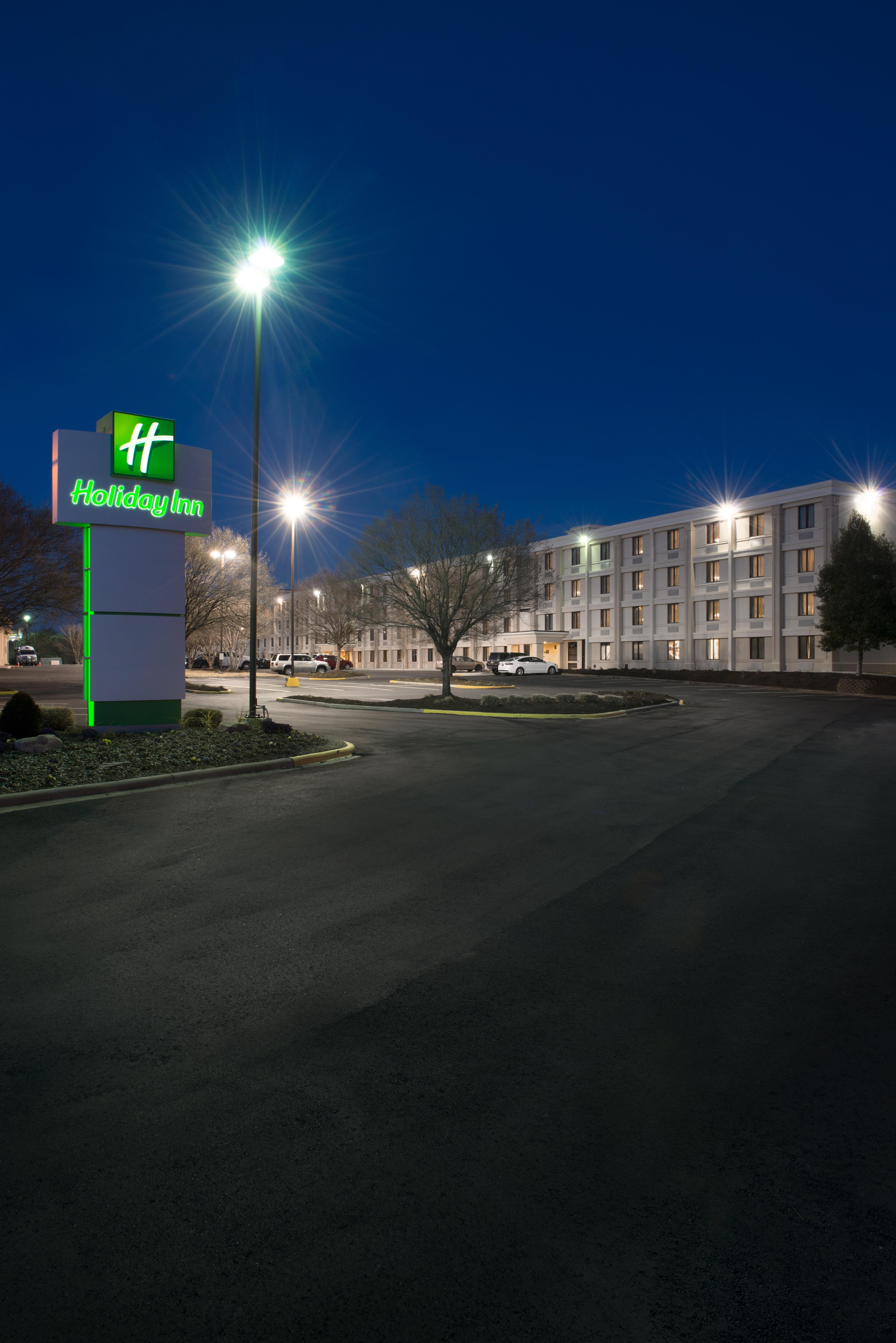Отель Doubletree By Hilton Charlotte Airport Экстерьер фото