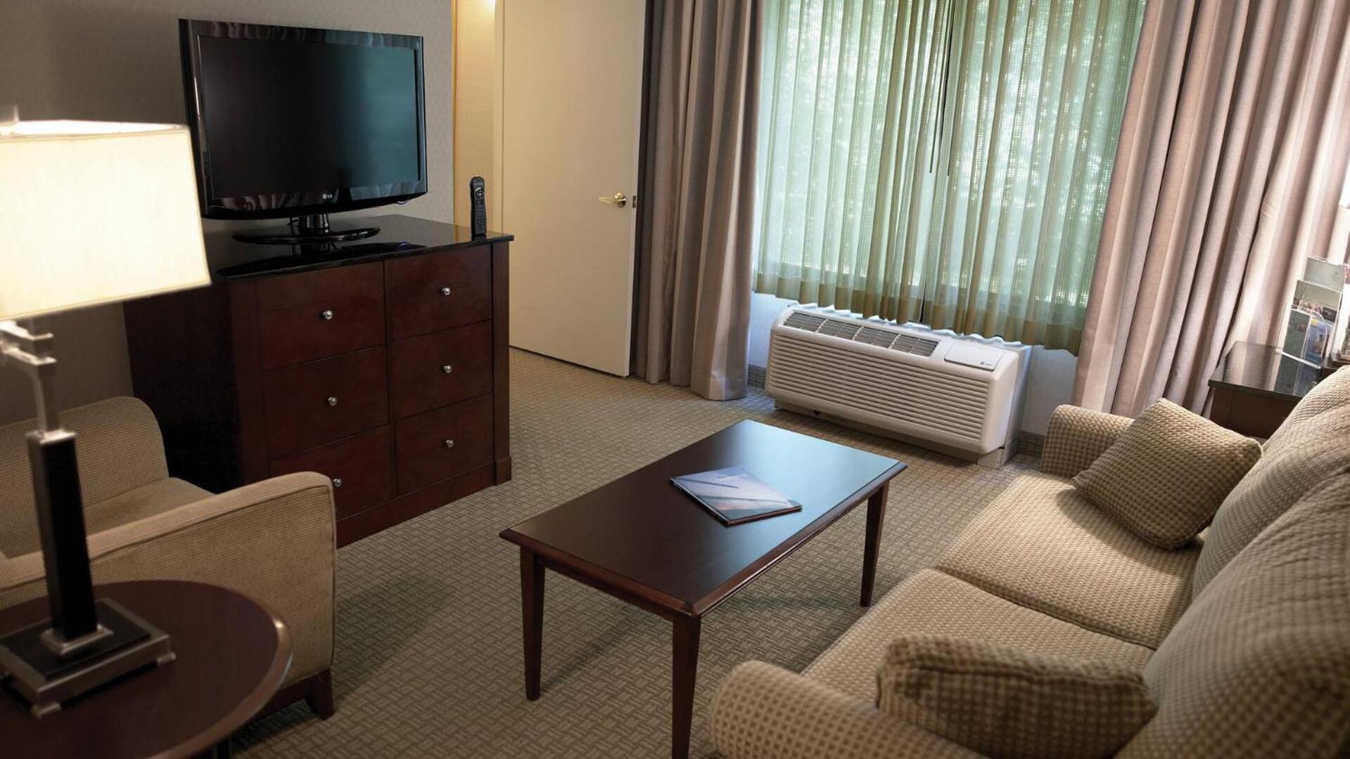 Отель Doubletree By Hilton Charlotte Airport Экстерьер фото