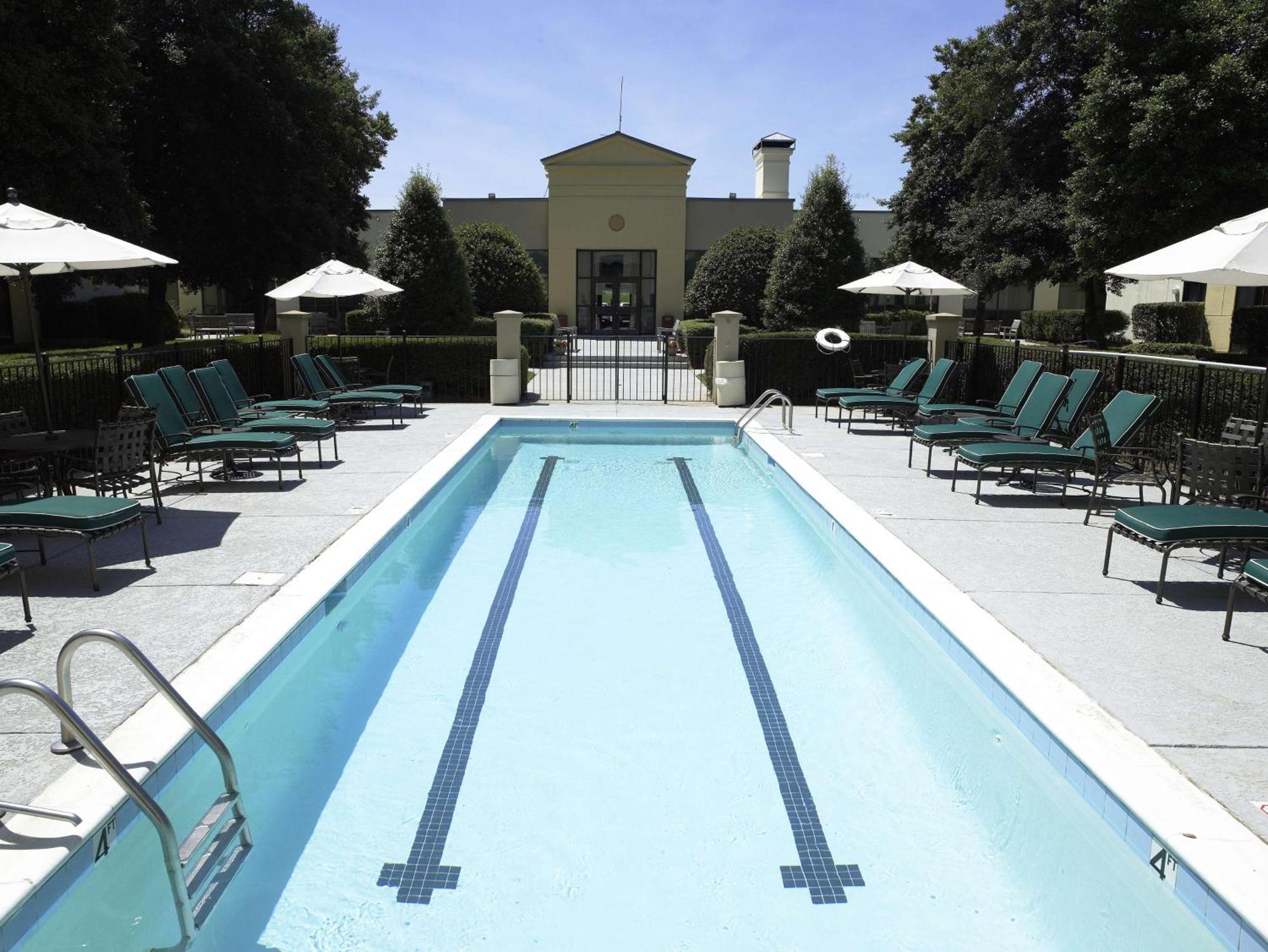 Отель Doubletree By Hilton Charlotte Airport Экстерьер фото