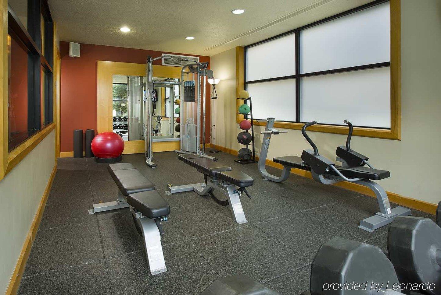 Отель Doubletree By Hilton Charlotte Airport Экстерьер фото
