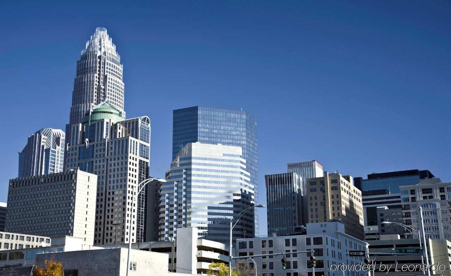 Отель Doubletree By Hilton Charlotte Airport Экстерьер фото