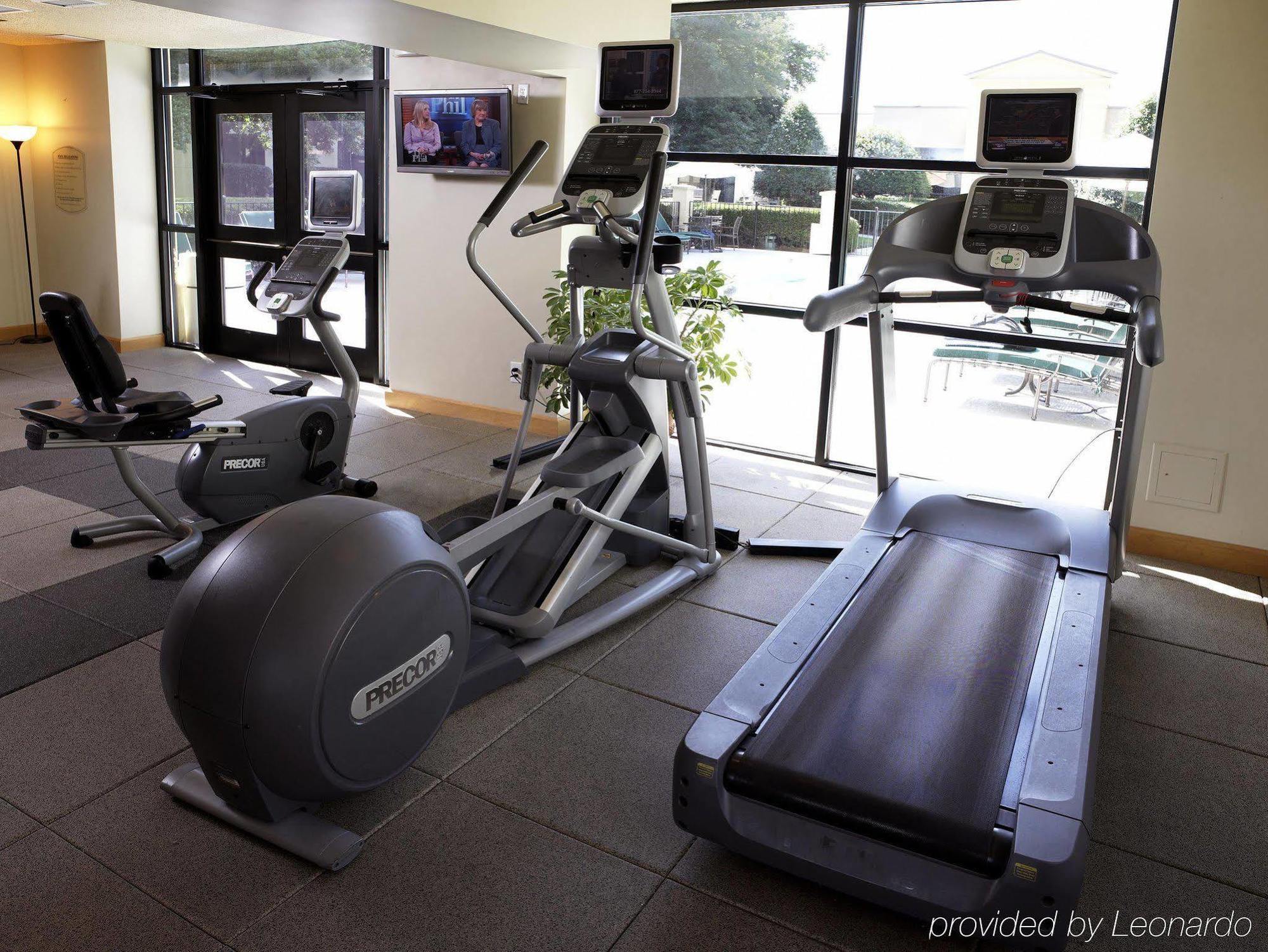 Отель Doubletree By Hilton Charlotte Airport Экстерьер фото